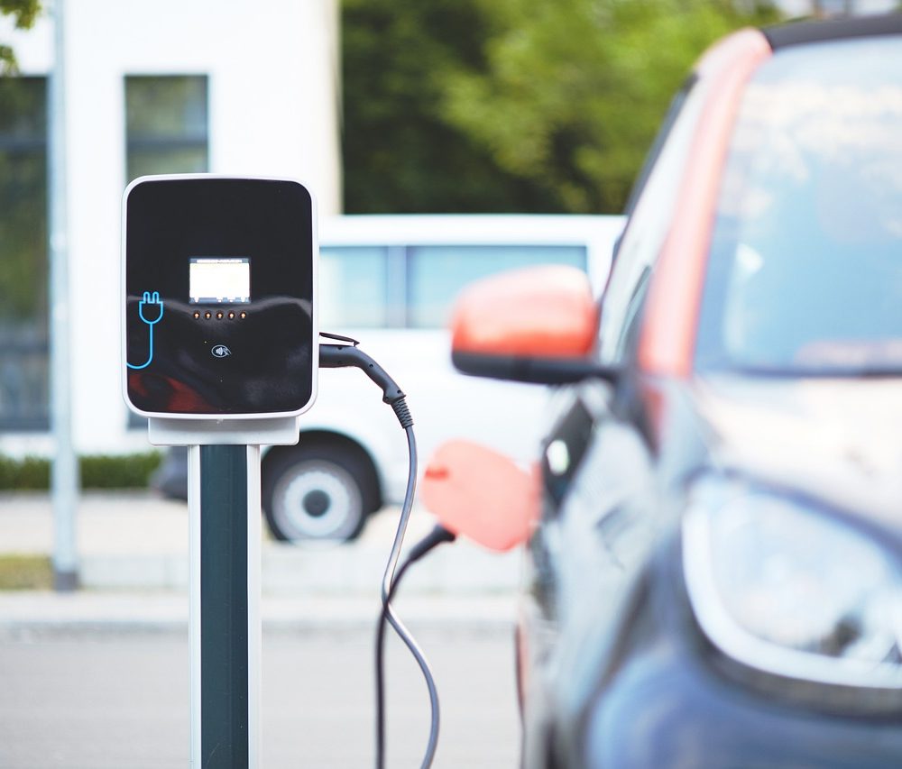 img-electric-car-4381728_1280-11