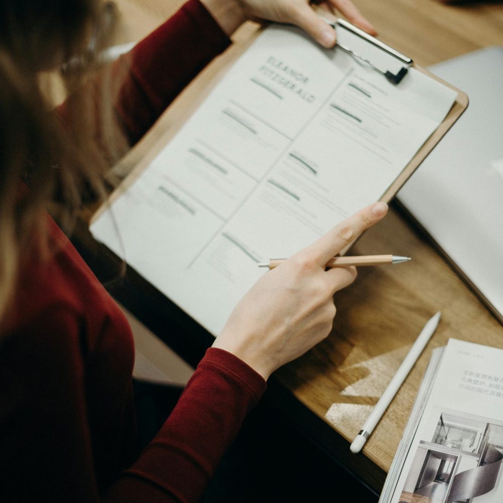 img-pexels-cottonbro-3205574