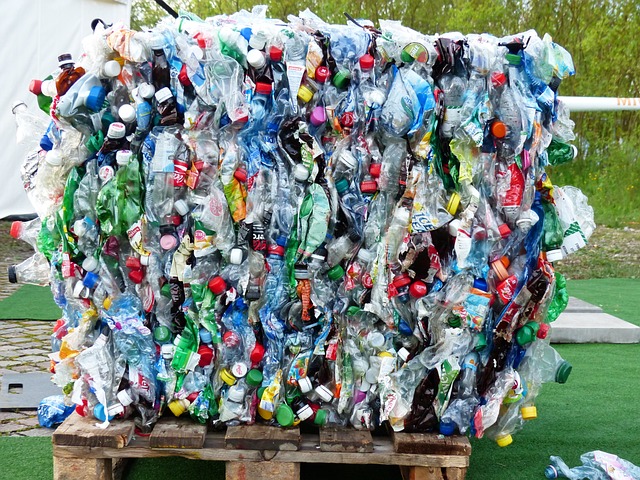 img-plastic-bottles-115069_6401