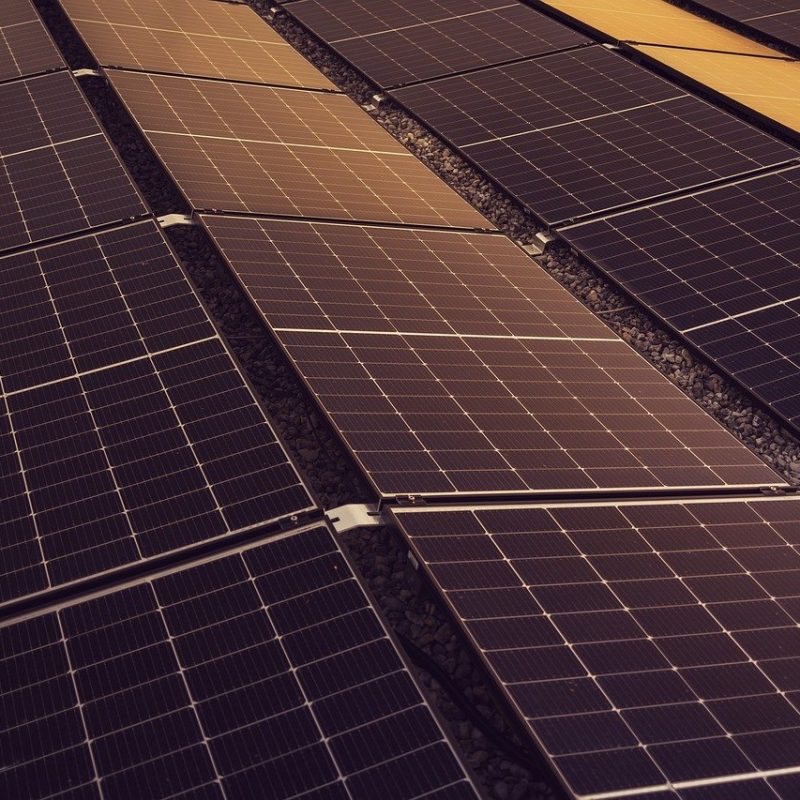 img-solar-8244680_1280